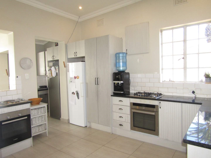 5 Bedroom Property for Sale in Percelia Estate Gauteng