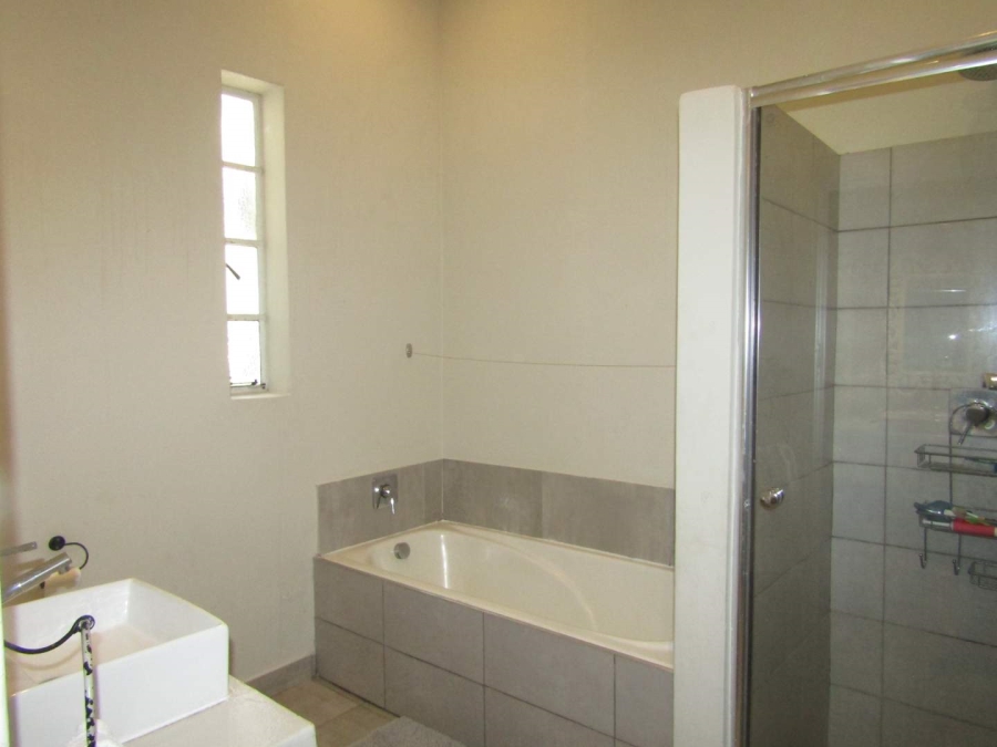 5 Bedroom Property for Sale in Percelia Estate Gauteng
