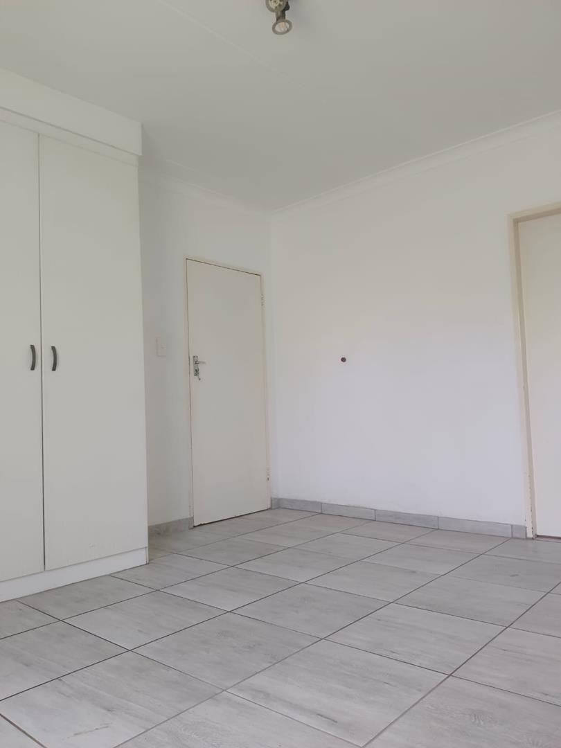 3 Bedroom Property for Sale in Corlett Gardens Gauteng