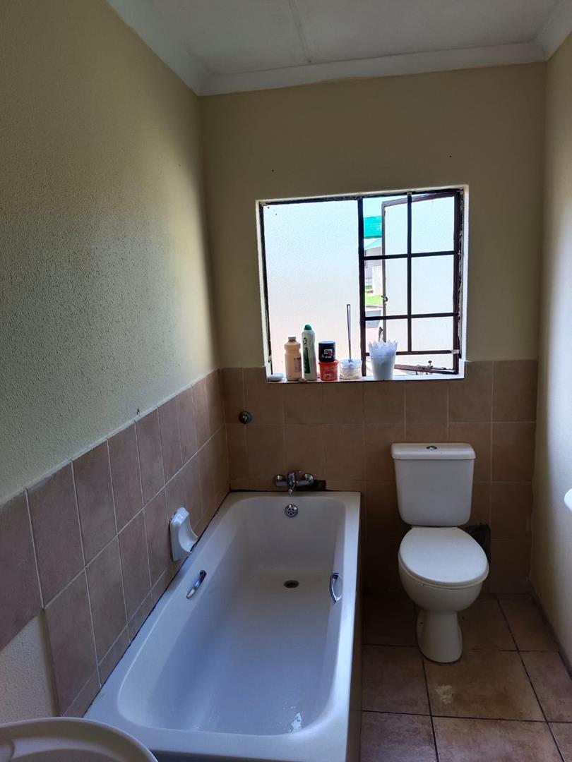 3 Bedroom Property for Sale in Corlett Gardens Gauteng