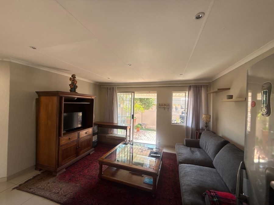 To Let 2 Bedroom Property for Rent in Northwold Gauteng
