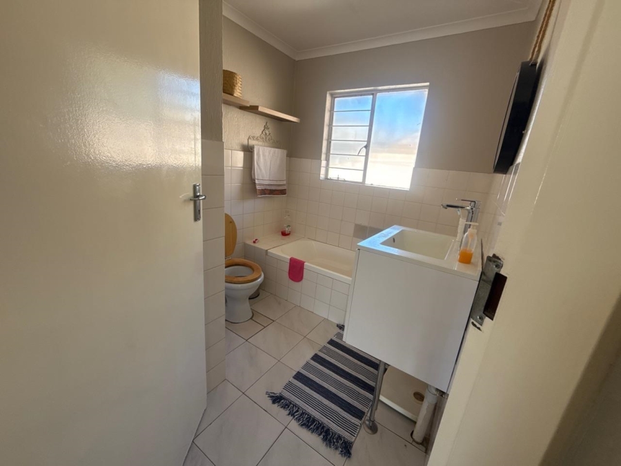 To Let 2 Bedroom Property for Rent in Northwold Gauteng