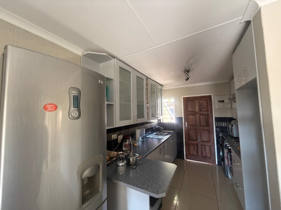 To Let 2 Bedroom Property for Rent in Northwold Gauteng