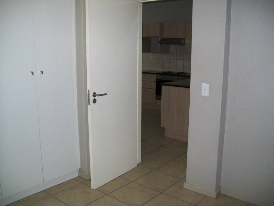 To Let 2 Bedroom Property for Rent in Ferndale Gauteng