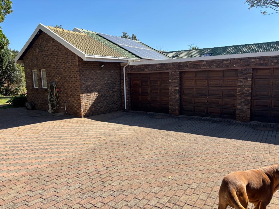 5 Bedroom Property for Sale in Garsfontein Gauteng