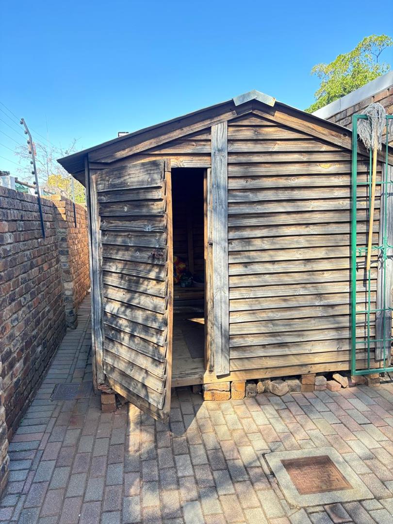5 Bedroom Property for Sale in Garsfontein Gauteng