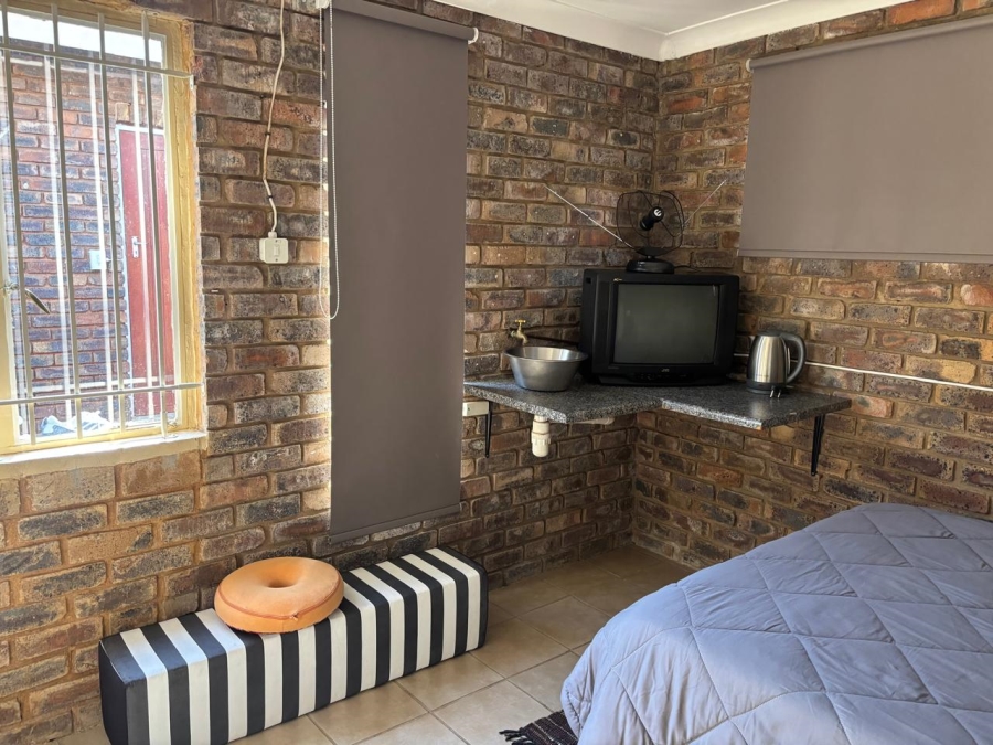 5 Bedroom Property for Sale in Garsfontein Gauteng