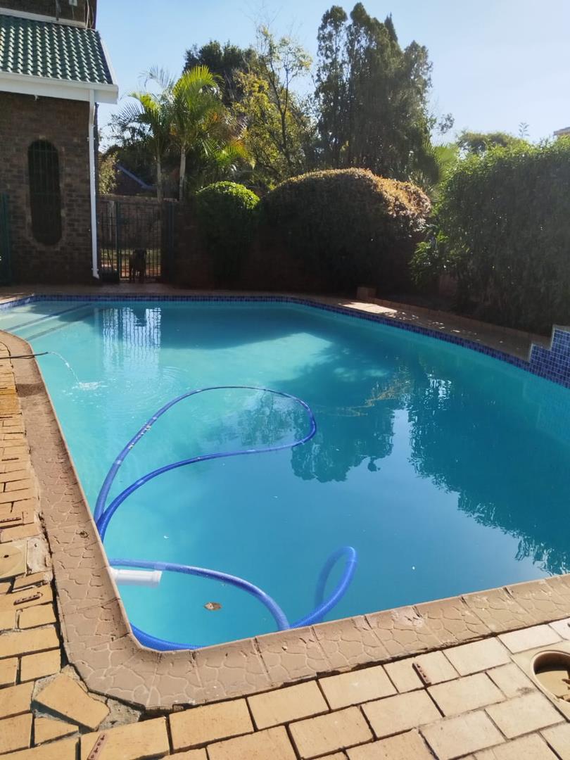 5 Bedroom Property for Sale in Garsfontein Gauteng