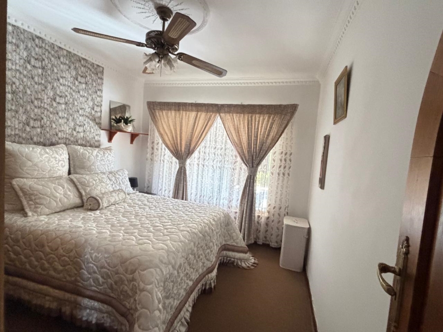 5 Bedroom Property for Sale in Garsfontein Gauteng