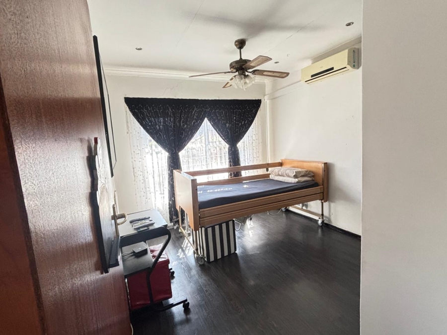 5 Bedroom Property for Sale in Garsfontein Gauteng