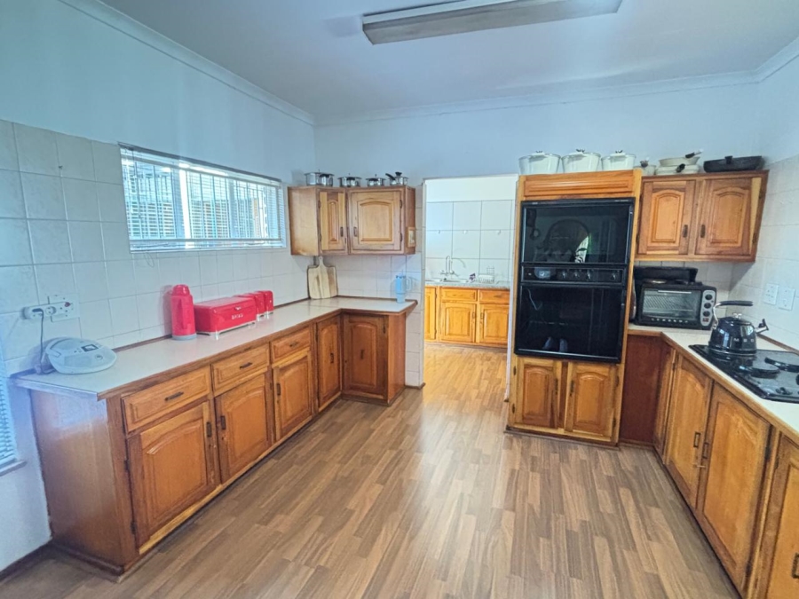 5 Bedroom Property for Sale in Garsfontein Gauteng