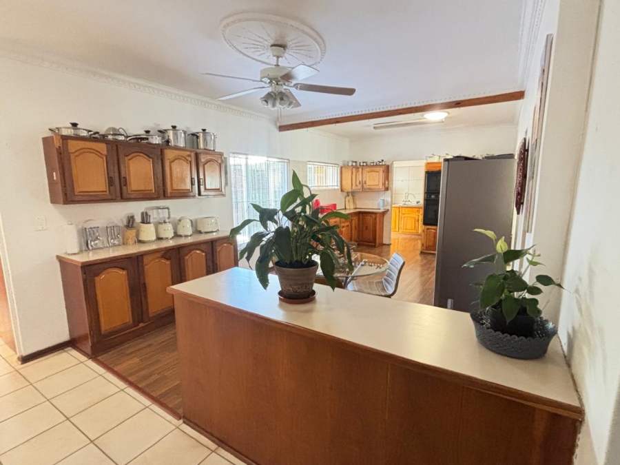 5 Bedroom Property for Sale in Garsfontein Gauteng