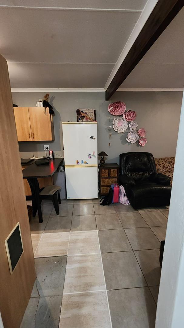 To Let 1 Bedroom Property for Rent in Raslouw A H Gauteng