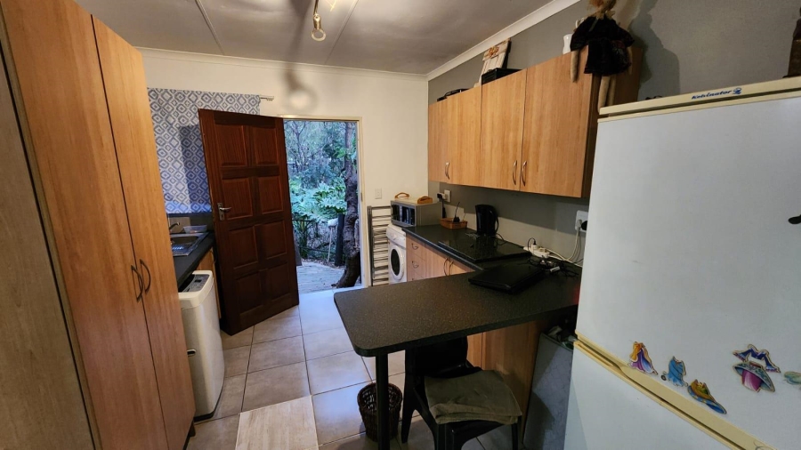 To Let 1 Bedroom Property for Rent in Raslouw A H Gauteng
