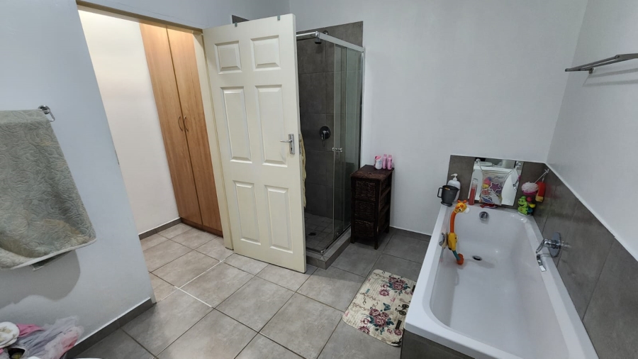 To Let 1 Bedroom Property for Rent in Raslouw A H Gauteng
