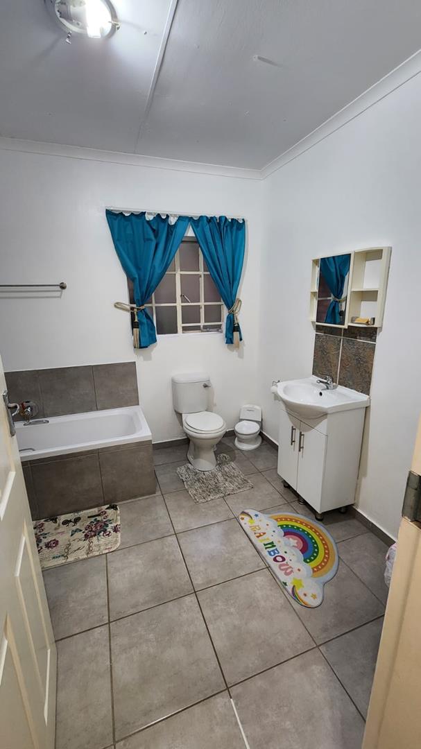 To Let 1 Bedroom Property for Rent in Raslouw A H Gauteng