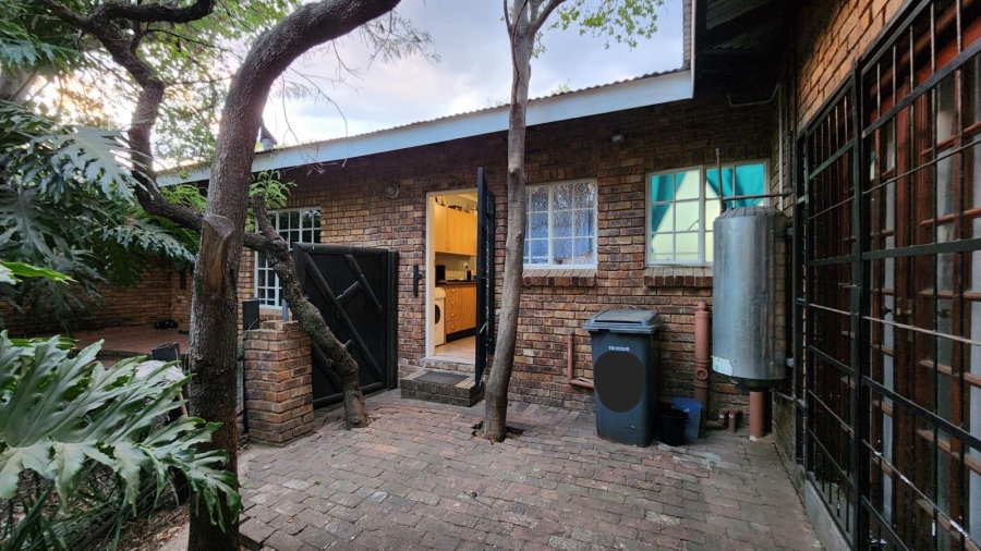 To Let 1 Bedroom Property for Rent in Raslouw A H Gauteng