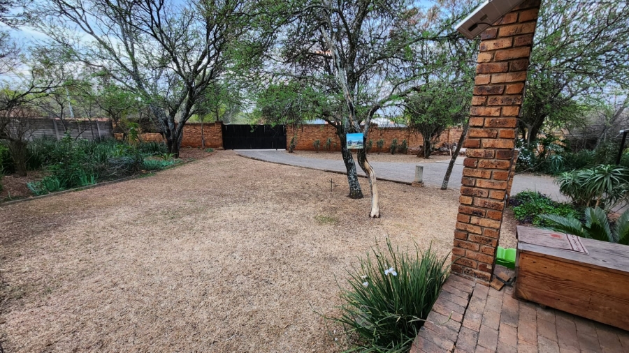 To Let 1 Bedroom Property for Rent in Raslouw A H Gauteng