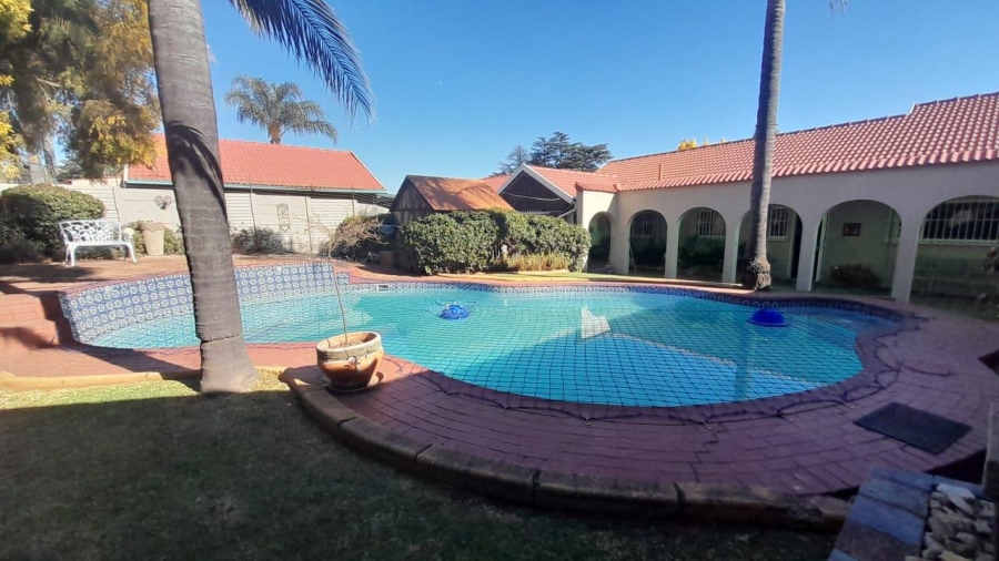 3 Bedroom Property for Sale in Glen Marais Gauteng