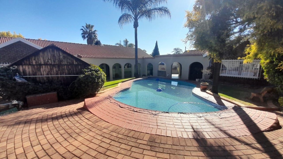 3 Bedroom Property for Sale in Glen Marais Gauteng