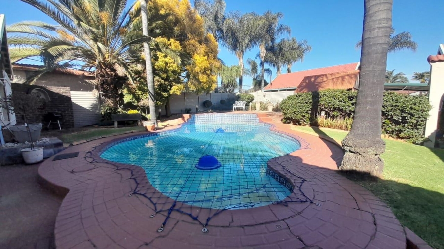 3 Bedroom Property for Sale in Glen Marais Gauteng