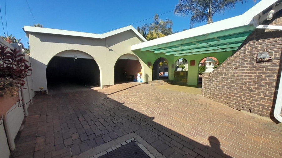 3 Bedroom Property for Sale in Glen Marais Gauteng