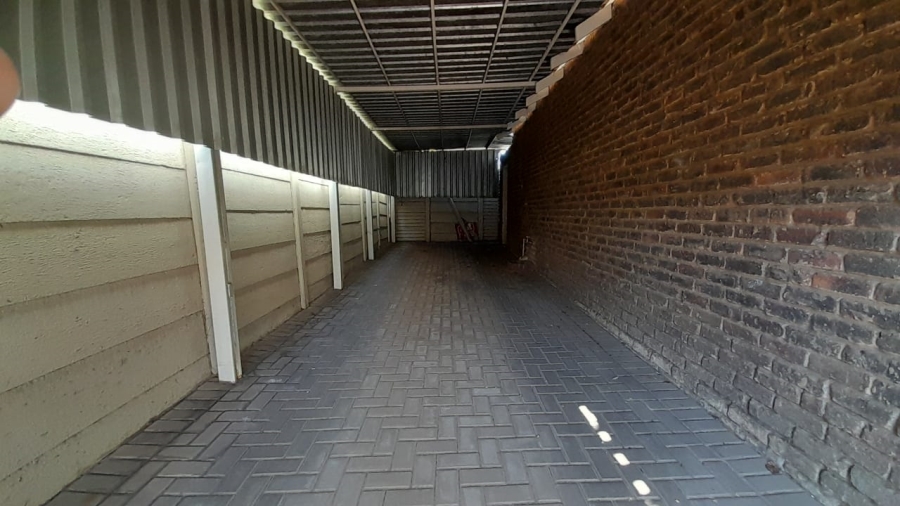 3 Bedroom Property for Sale in Glen Marais Gauteng