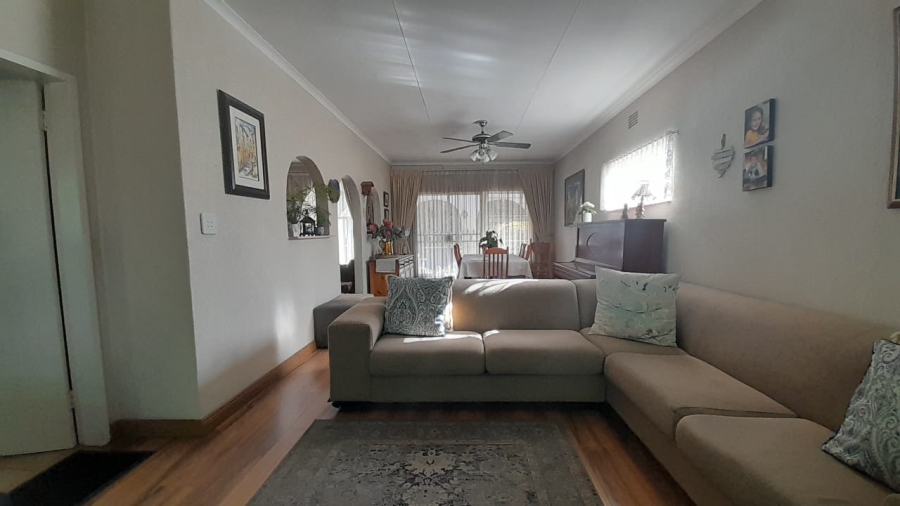 3 Bedroom Property for Sale in Glen Marais Gauteng