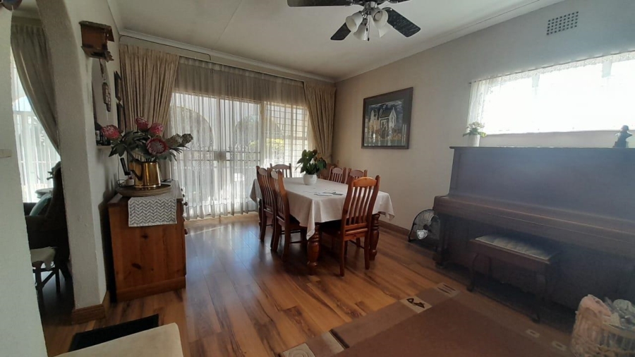 3 Bedroom Property for Sale in Glen Marais Gauteng