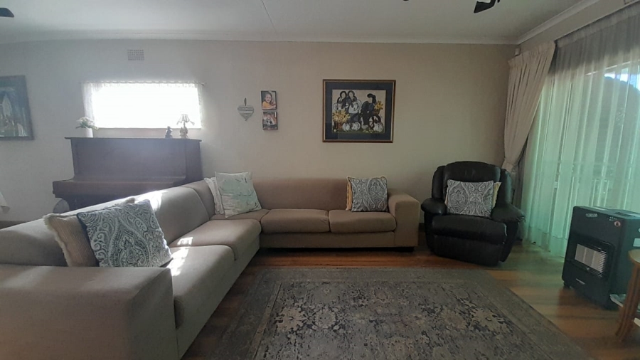 3 Bedroom Property for Sale in Glen Marais Gauteng