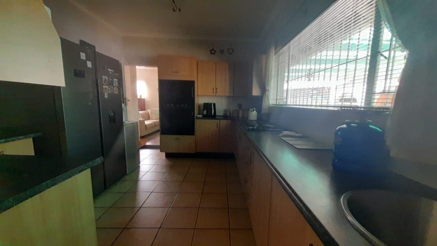 3 Bedroom Property for Sale in Glen Marais Gauteng