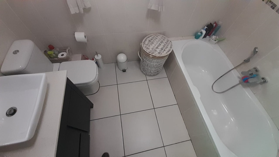 3 Bedroom Property for Sale in Glen Marais Gauteng