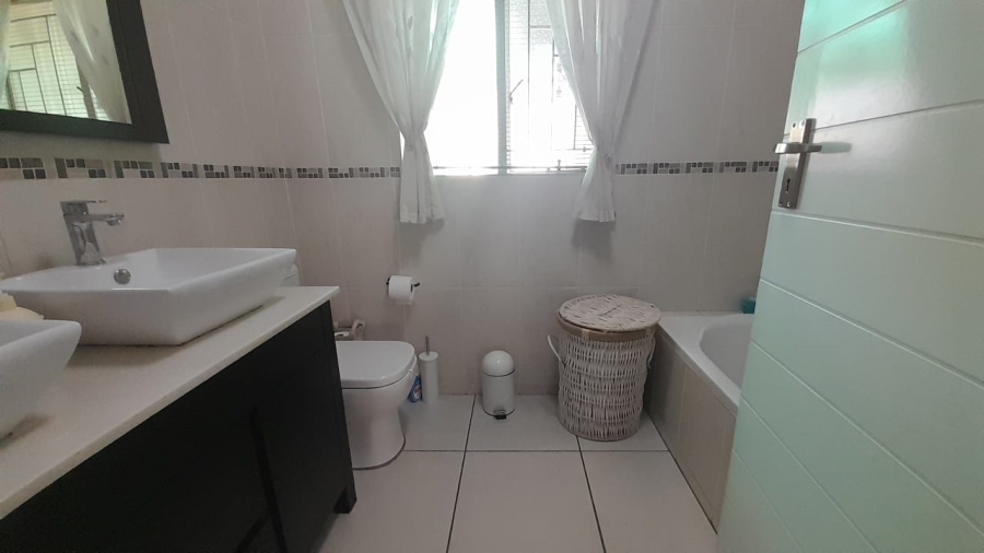 3 Bedroom Property for Sale in Glen Marais Gauteng