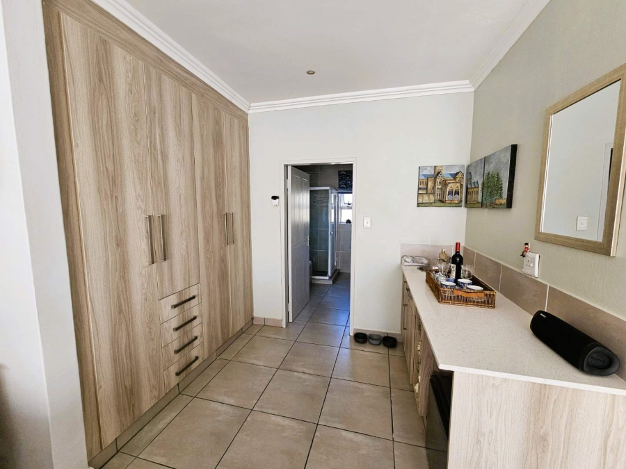 4 Bedroom Property for Sale in Baileys Muckleneuk Gauteng