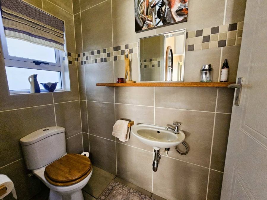 4 Bedroom Property for Sale in Baileys Muckleneuk Gauteng