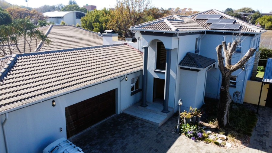 4 Bedroom Property for Sale in Baileys Muckleneuk Gauteng