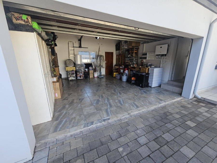 4 Bedroom Property for Sale in Baileys Muckleneuk Gauteng