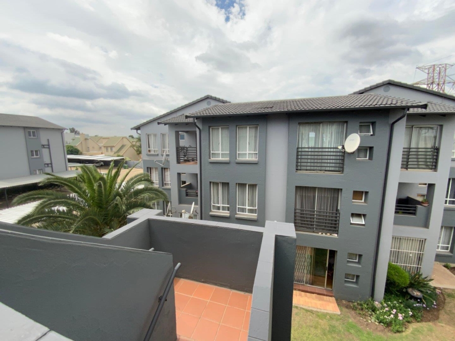 To Let 2 Bedroom Property for Rent in Verwoerdpark Gauteng