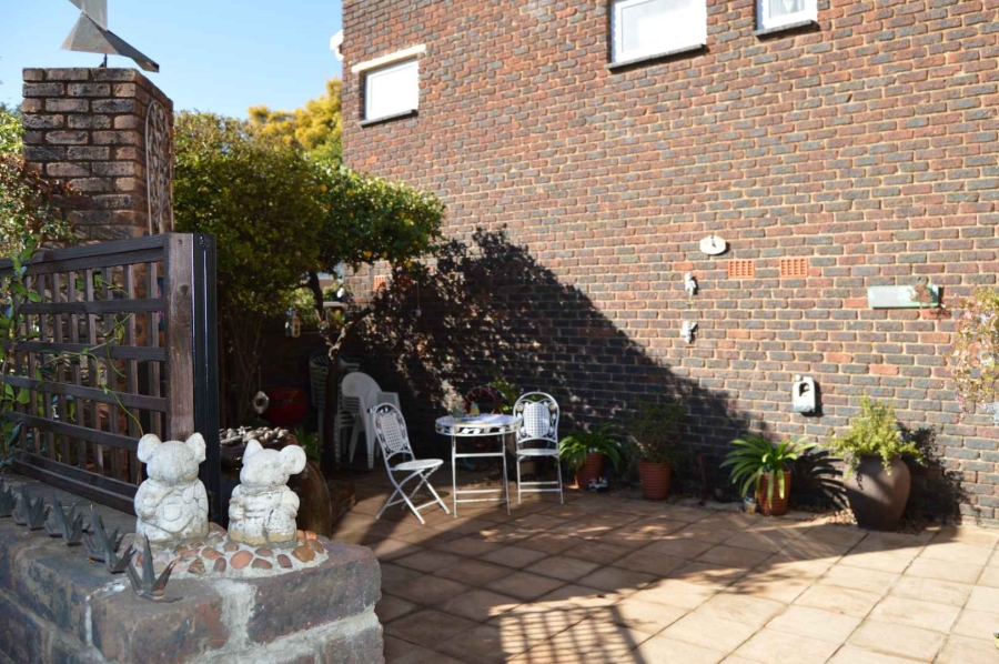 3 Bedroom Property for Sale in Brackenhurst Gauteng
