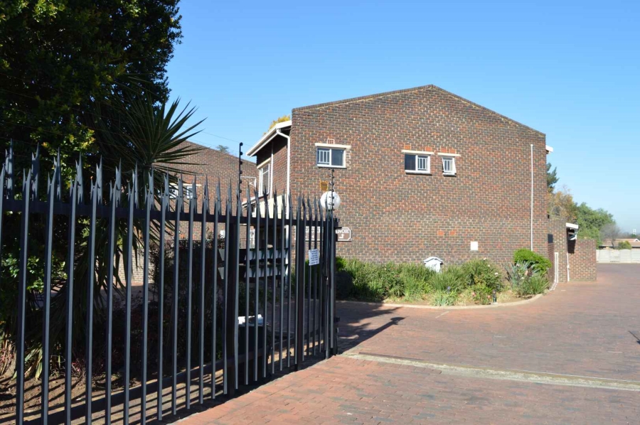 3 Bedroom Property for Sale in Brackenhurst Gauteng