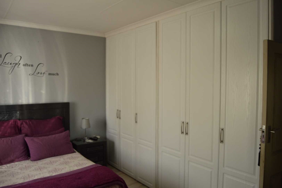 3 Bedroom Property for Sale in Brackenhurst Gauteng