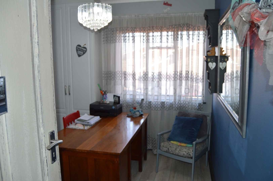 3 Bedroom Property for Sale in Brackenhurst Gauteng
