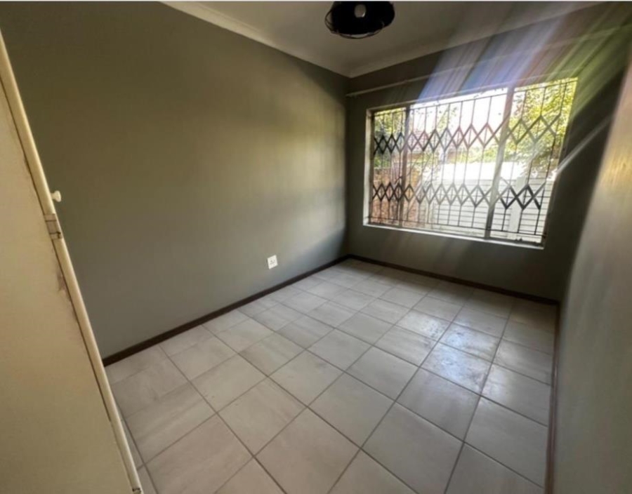 2 Bedroom Property for Sale in Die Wilgers Gauteng