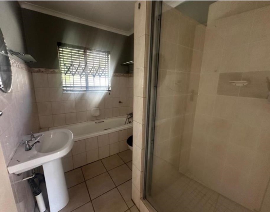 2 Bedroom Property for Sale in Die Wilgers Gauteng