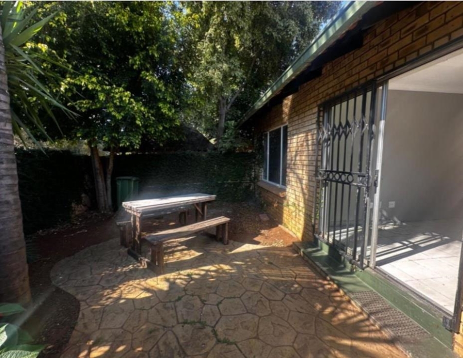 2 Bedroom Property for Sale in Die Wilgers Gauteng
