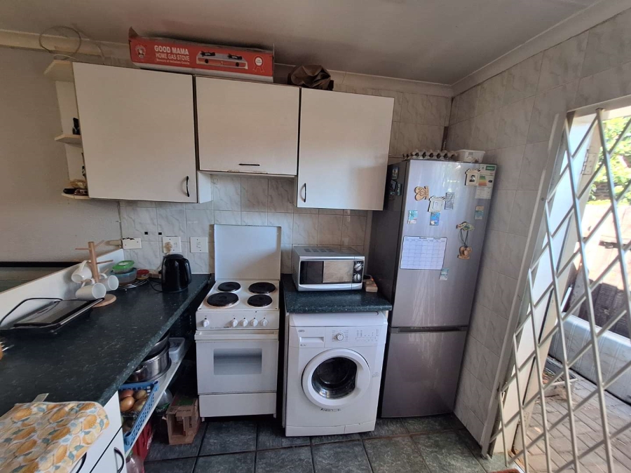 To Let 2 Bedroom Property for Rent in Allens Nek Gauteng