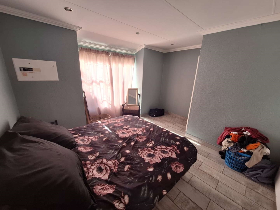 To Let 2 Bedroom Property for Rent in Weltevreden Park Gauteng