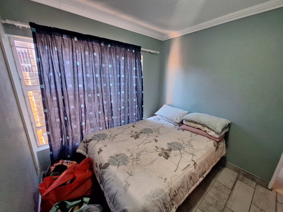 To Let 2 Bedroom Property for Rent in Weltevreden Park Gauteng