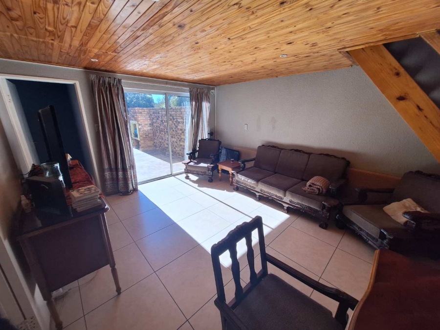 To Let 2 Bedroom Property for Rent in Weltevreden Park Gauteng