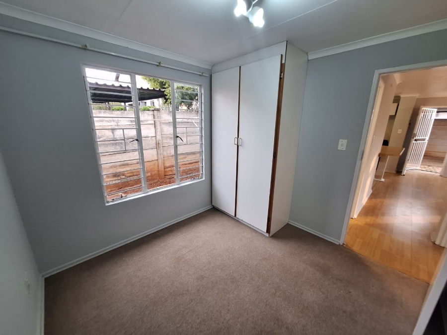 To Let 2 Bedroom Property for Rent in Weltevreden Park Gauteng